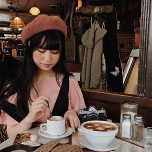 Meet your Posher, Lili